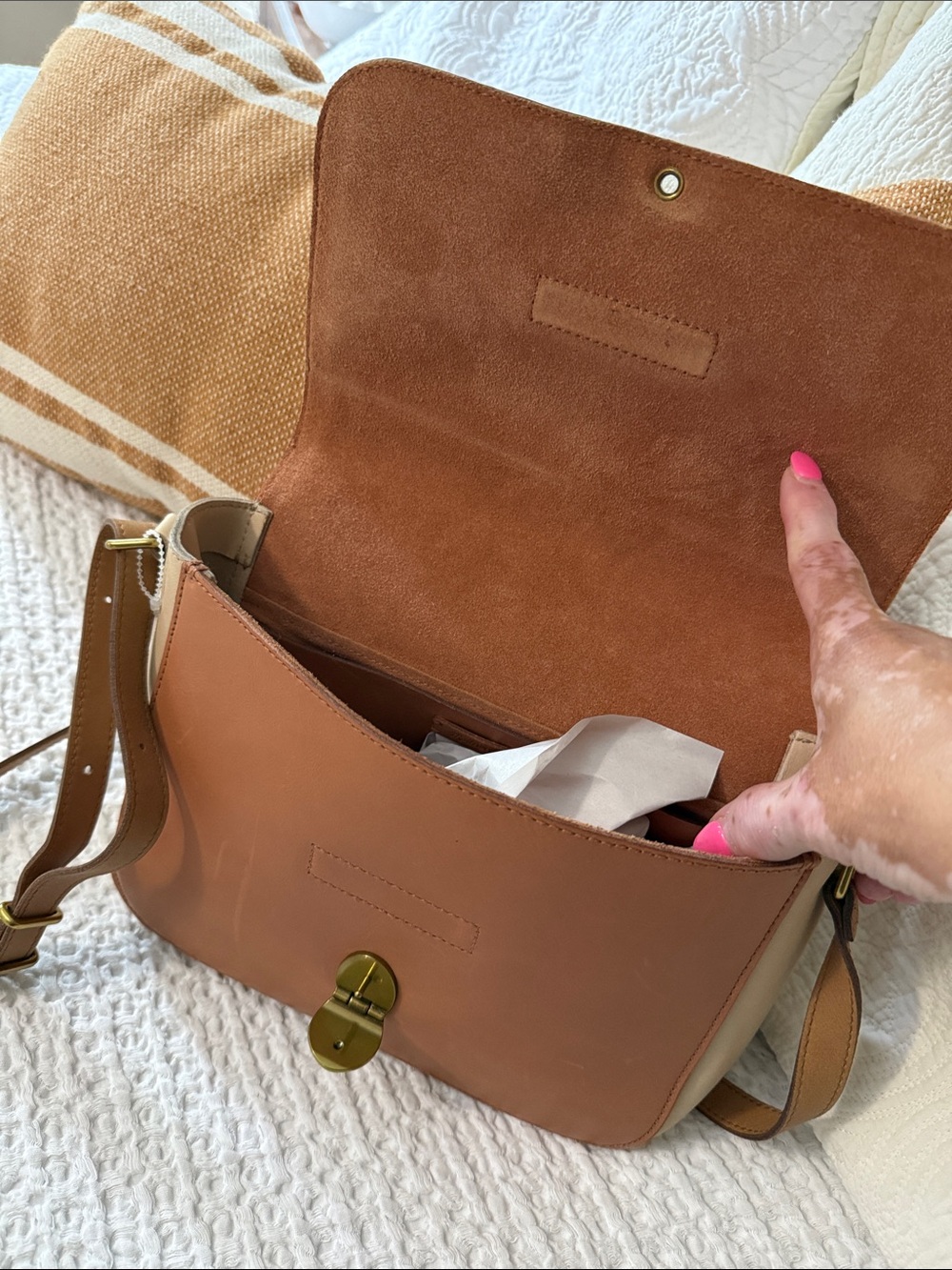 Madewell Peach and Cream Leather Crossbody with Gold-Tone Clasp - Picture 13 of 15